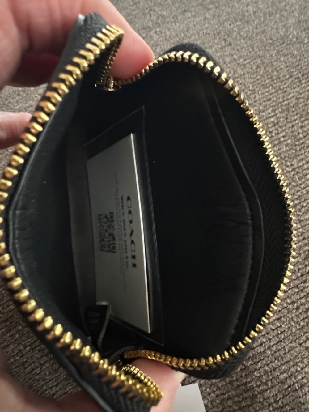 Coach ❤️ Zip Card Case #6303 Pebbled leather w/Gold hardware ~ NWT - Picture 7 of 8